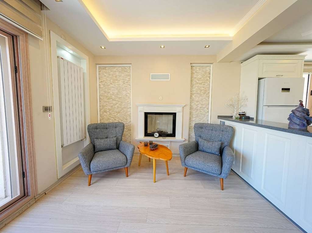 İzmir, İzmir, Turkey 5 - 17852885