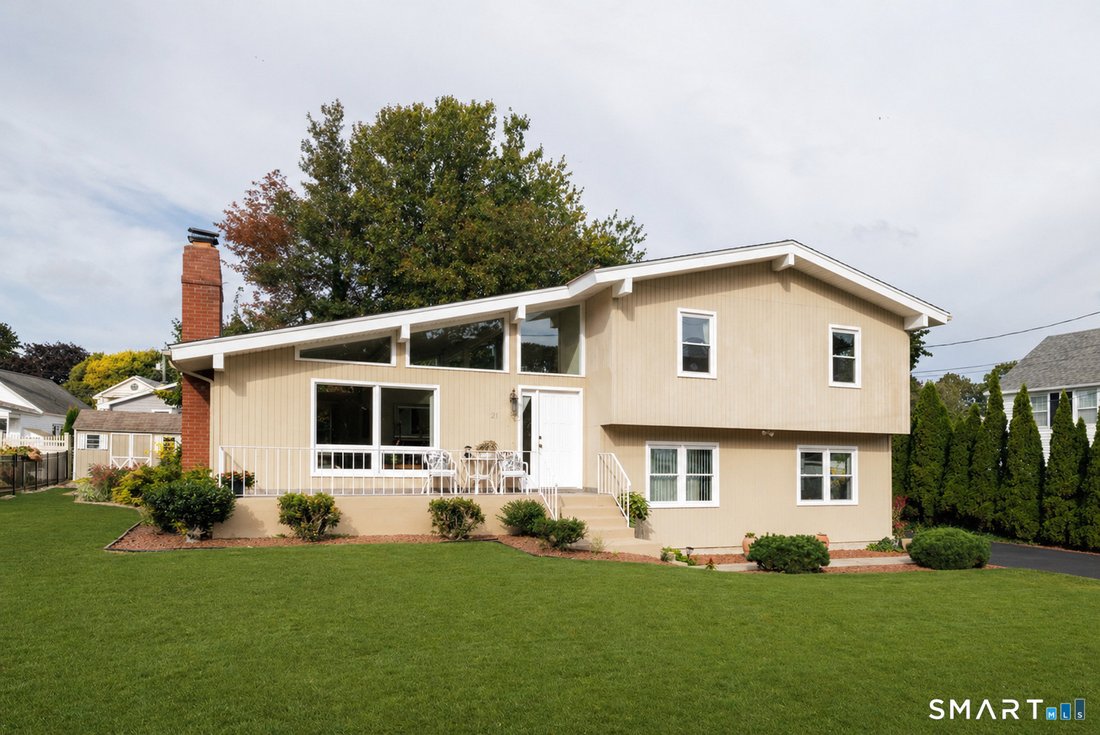House in Old Saybrook, Connecticut, United States 2 - 17851587