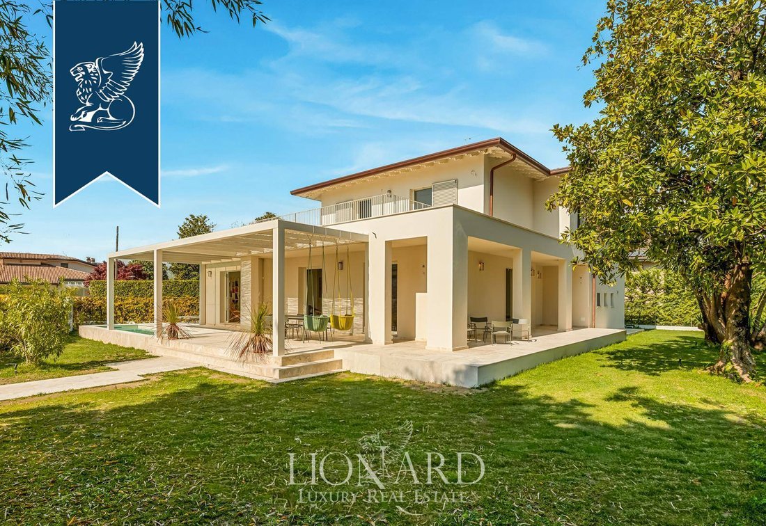 Villa in Caranna-Vaiana, Forte dei Marmi, Tuscany 1 - 17856474