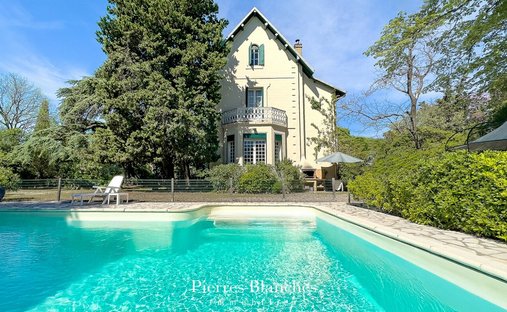 House in Ancien Hôpital, Beziers, France 1