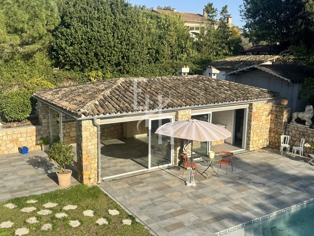 House in Mougins, Provence-Alpes-Côte d'Azur, France 4 - 17851692