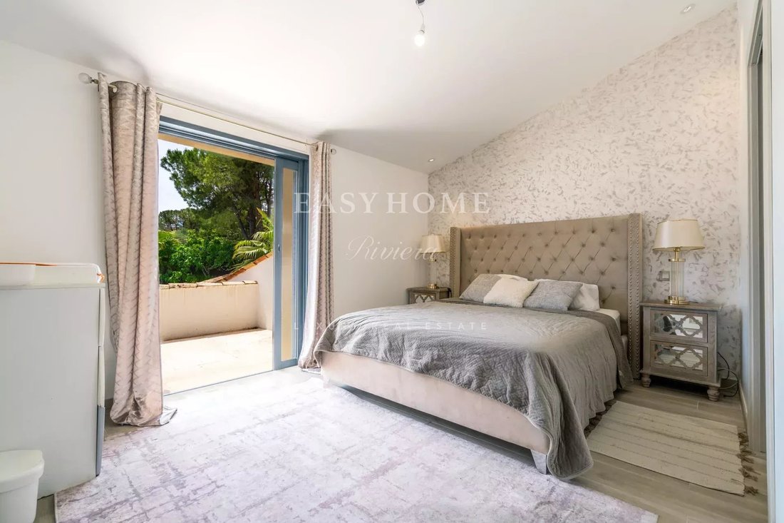 Villa in Mougins, Provence-Alpes-Côte d'Azur, France 4 - 17851634