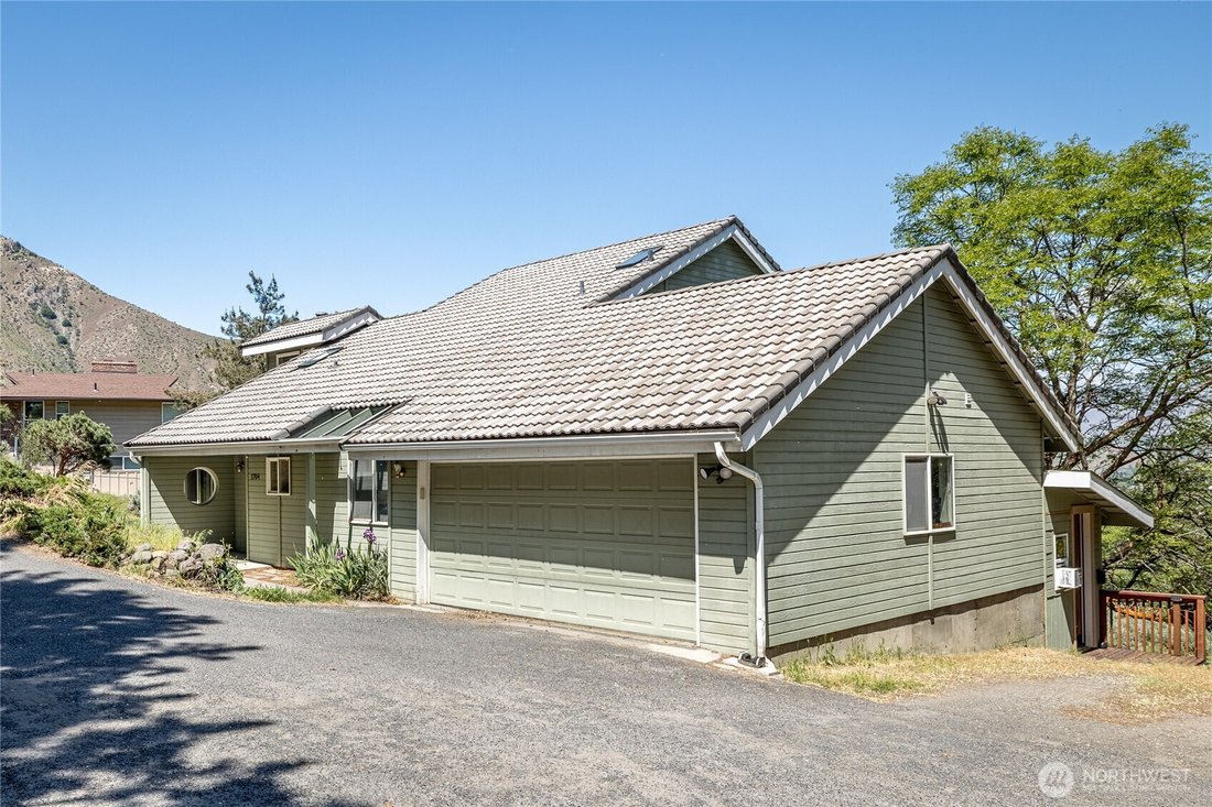 House in Wenatchee, Washington, United States 2 - 17855853