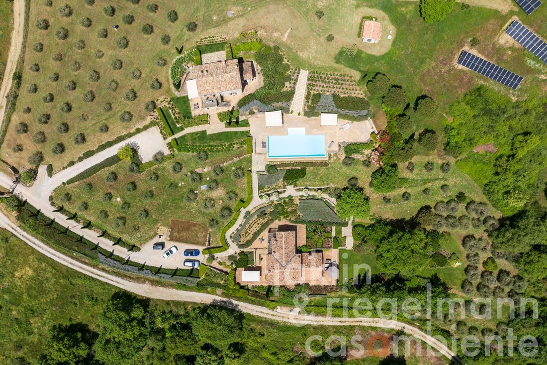 Estate in Lisciano Niccone, Umbria, Italy 4 - 17851603
