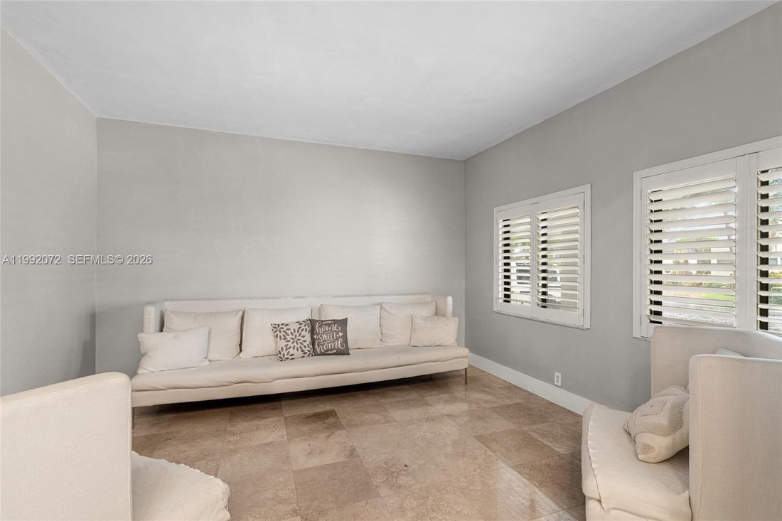 House in Hialeah, Florida, United States 5 - 17855188