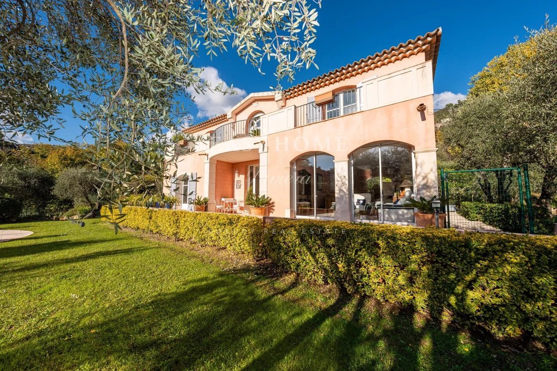 Estate in Grasse, Provence-Alpes-Côte d'Azur, France 5 - 17851391