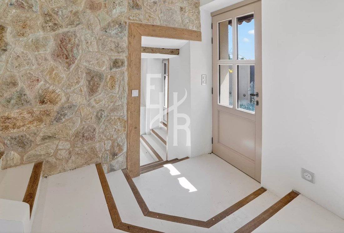 Villa in Mougins, Provence-Alpes-Côte d'Azur, France 2 - 17851761