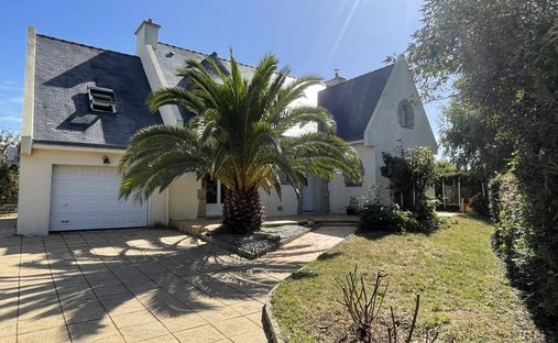 House in Kervam-Saint Deron, Plœmeur, France 1