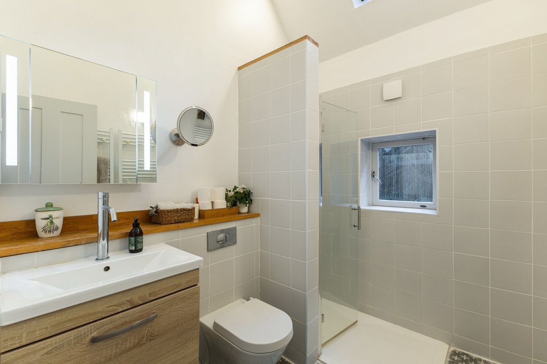 House in Sunninghill, England 2 - 17851604