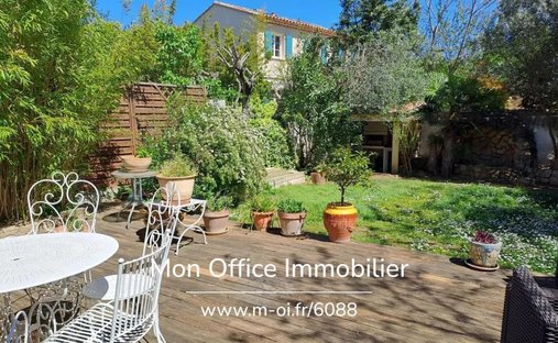 House in Sud Ouest, Pelissanne, France 1