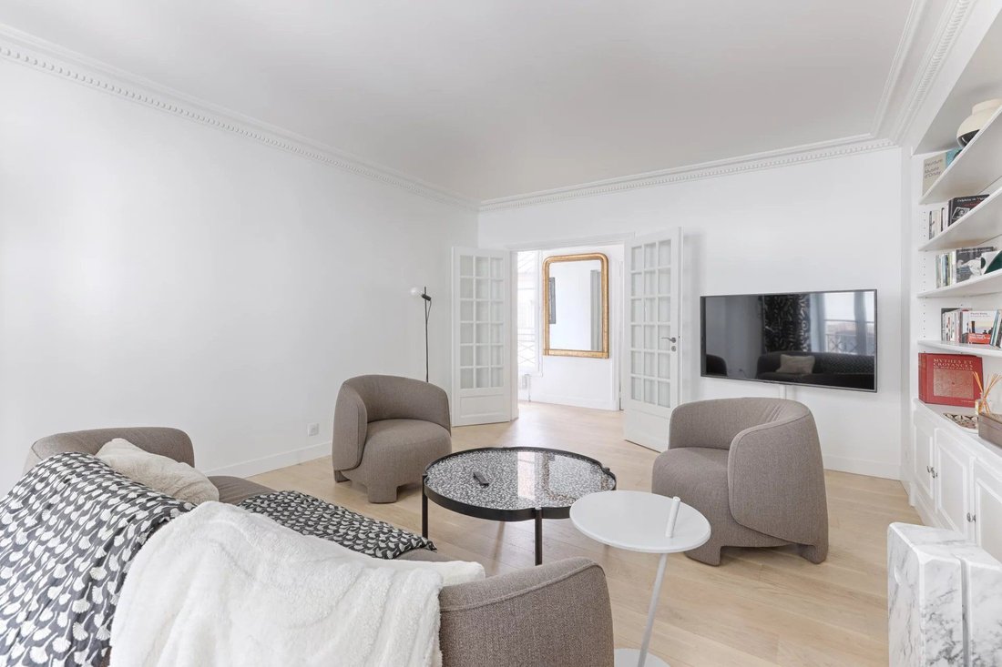 Apartment in Saint Philippe du Roule, Paris 8e Arrondissement, Paris 3 - 17856136