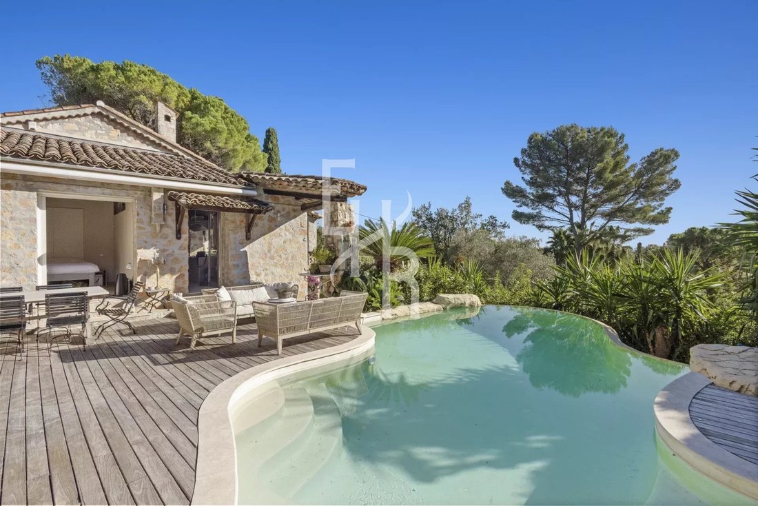 Villa in Mougins, Provence-Alpes-Côte d'Azur, France 1 - 17851727