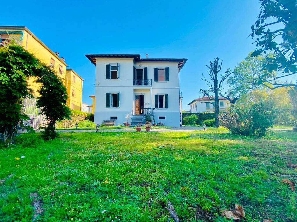 Villa in Historic Center, Lucca, Tuscany 5 - 17851723