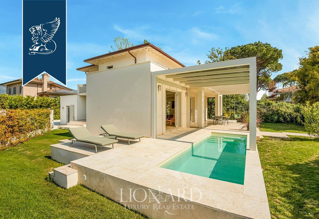 Villa in Caranna-Vaiana, Forte dei Marmi, Tuscany 4 - 17856474