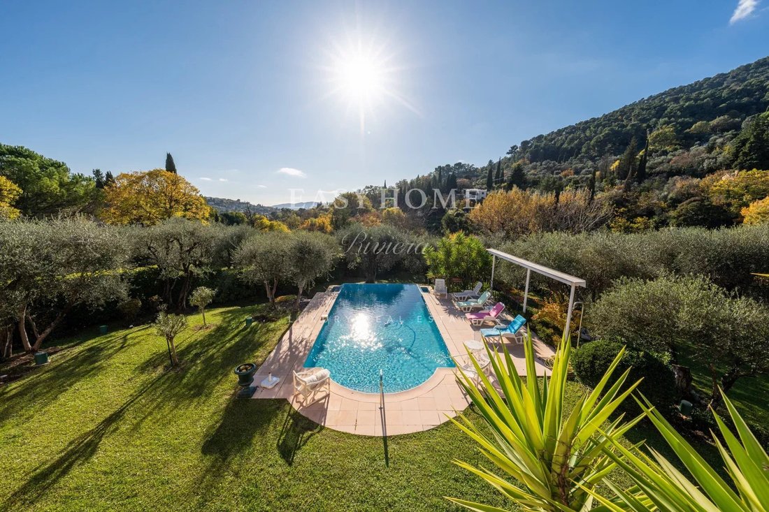 Estate in Grasse, Provence-Alpes-Côte d'Azur, France 2 - 17851391
