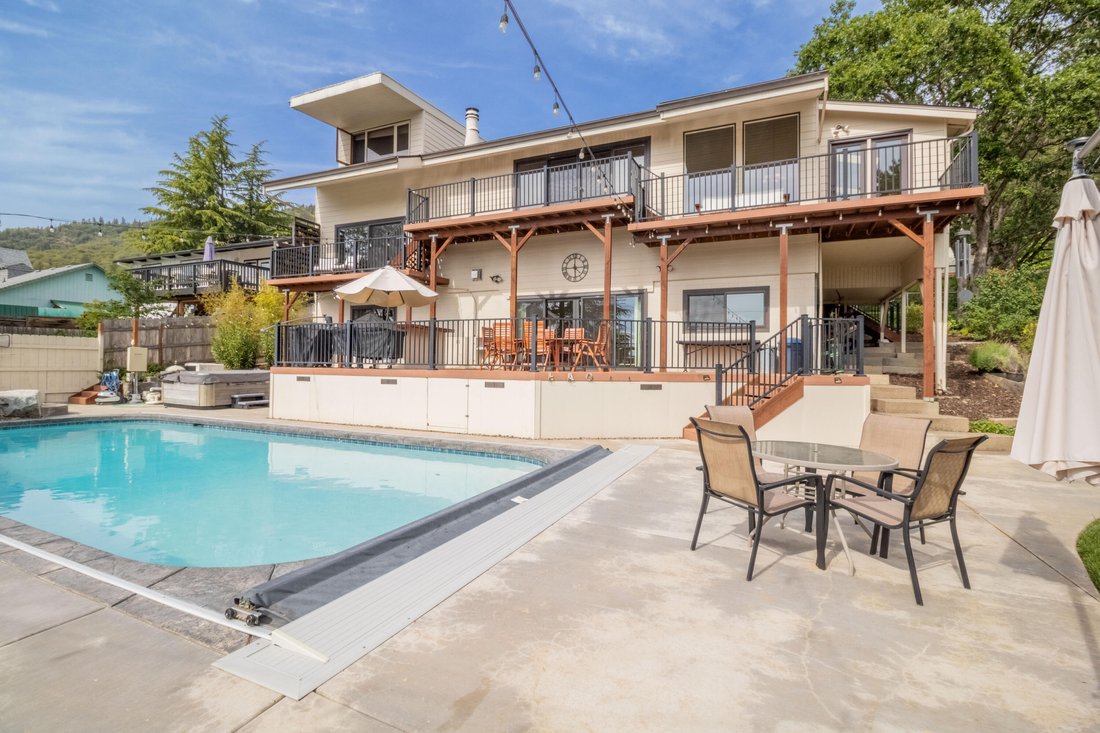 House in Grants Pass, Oregon, United States 4 - 17855048
