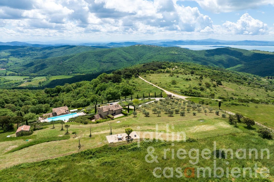 Estate in Lisciano Niccone, Umbria, Italy 3 - 17851603