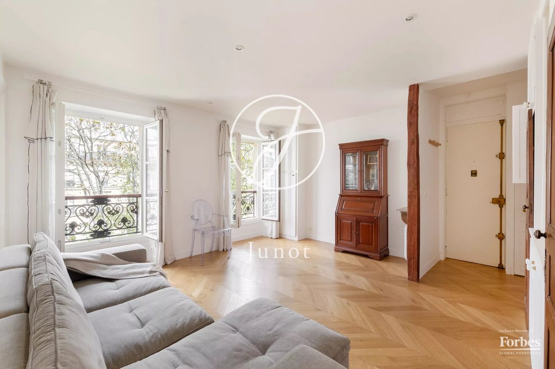 Apartment in Lorette-Martyrs, Paris 9e Arrondissement, Paris 3 - 17853186