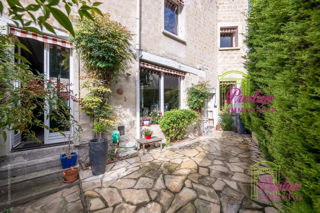 Townhouse in Forêt, Saint-Germain-en-Laye, France 1 - 17855753