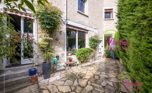 Townhouse in Forêt, Saint-Germain-en-Laye, France 1
