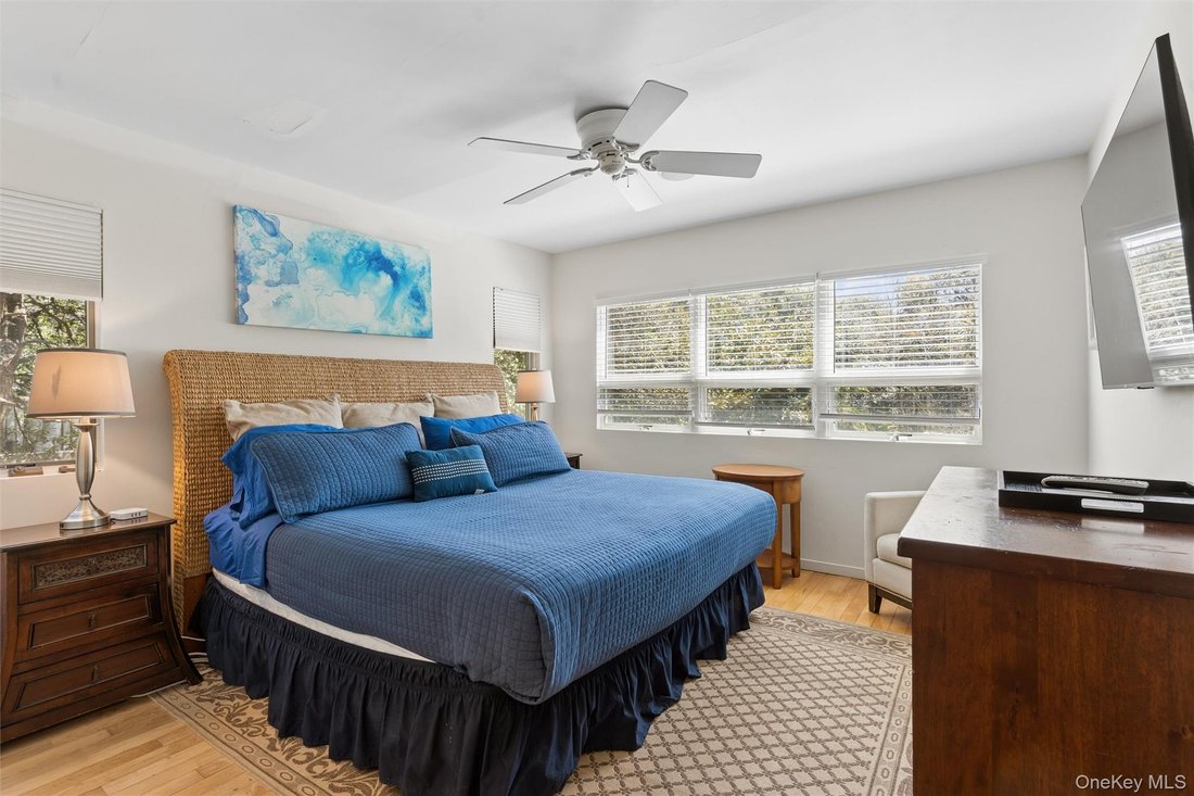 House in Yaphank, New York, United States 4 - 17764598