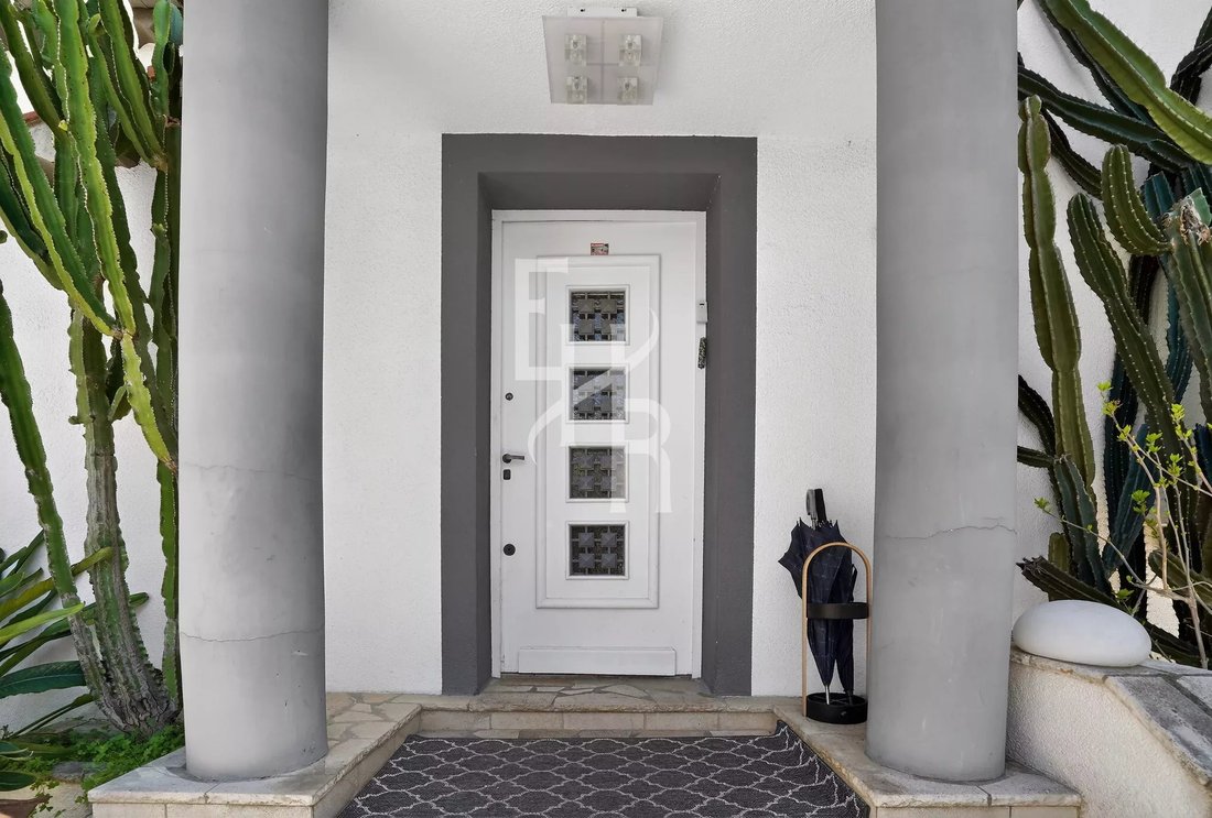 Villa in Cannes, Provence-Alpes-Côte d'Azur, France 5 - 17851735