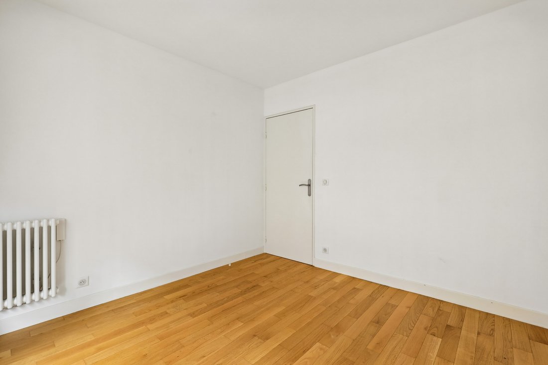 Apartment in Buttes Chaumont, Paris 19e Arrondissement, Paris 3 - 17852870