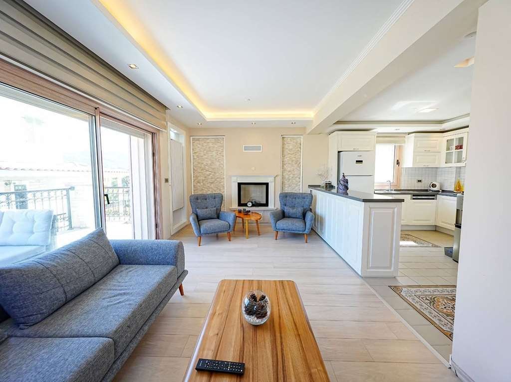 İzmir, İzmir, Turkey 2 - 17852885