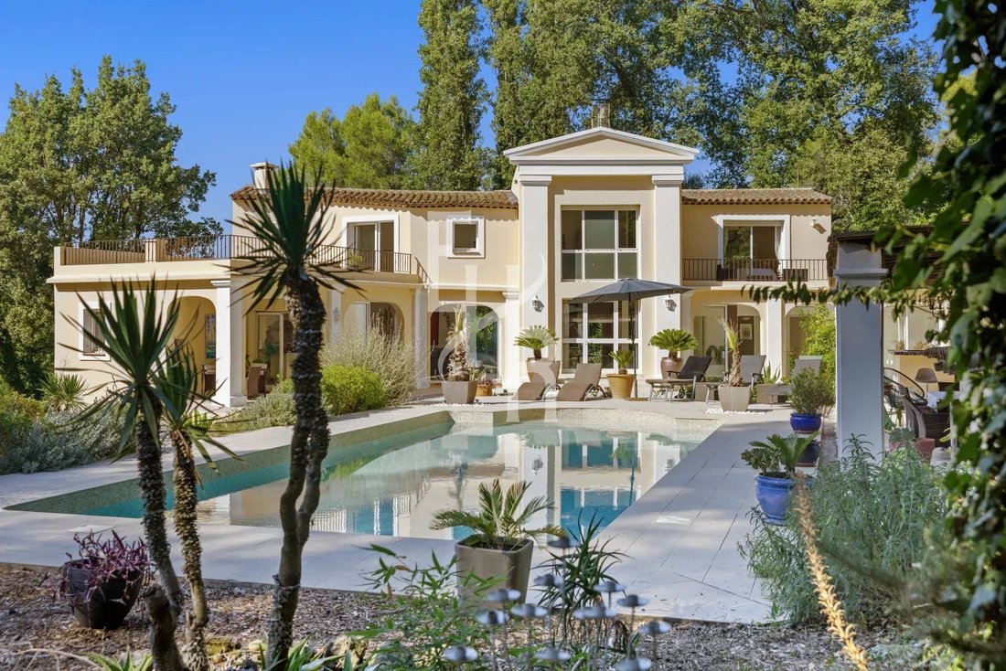 Villa in Mougins, Provence-Alpes-Côte d'Azur, France 1 - 17851662