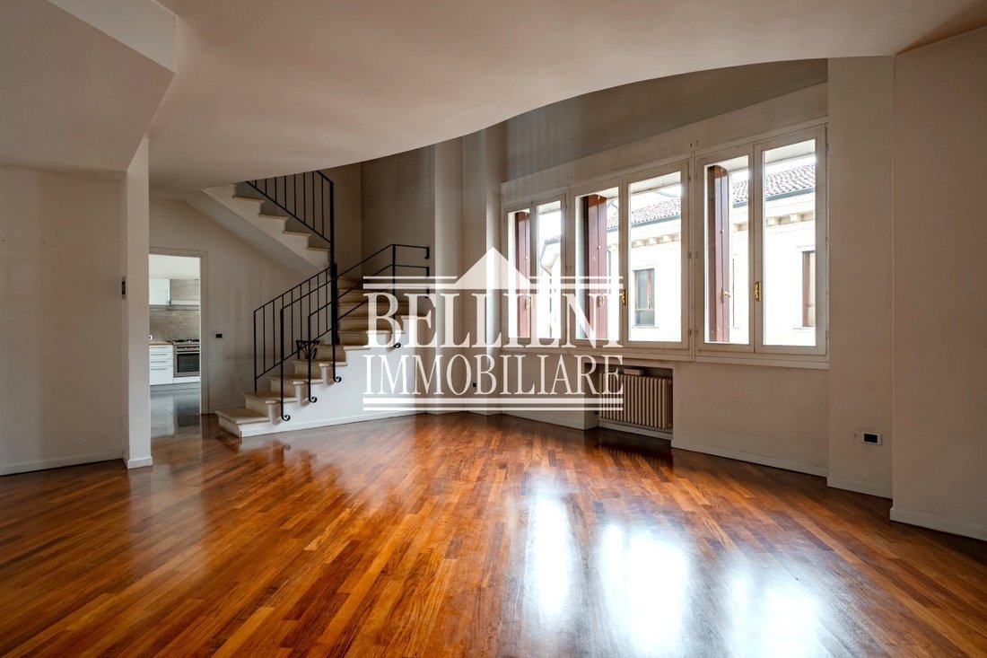 Apartment in Center, Vicenza, Veneto 1 - 17412351