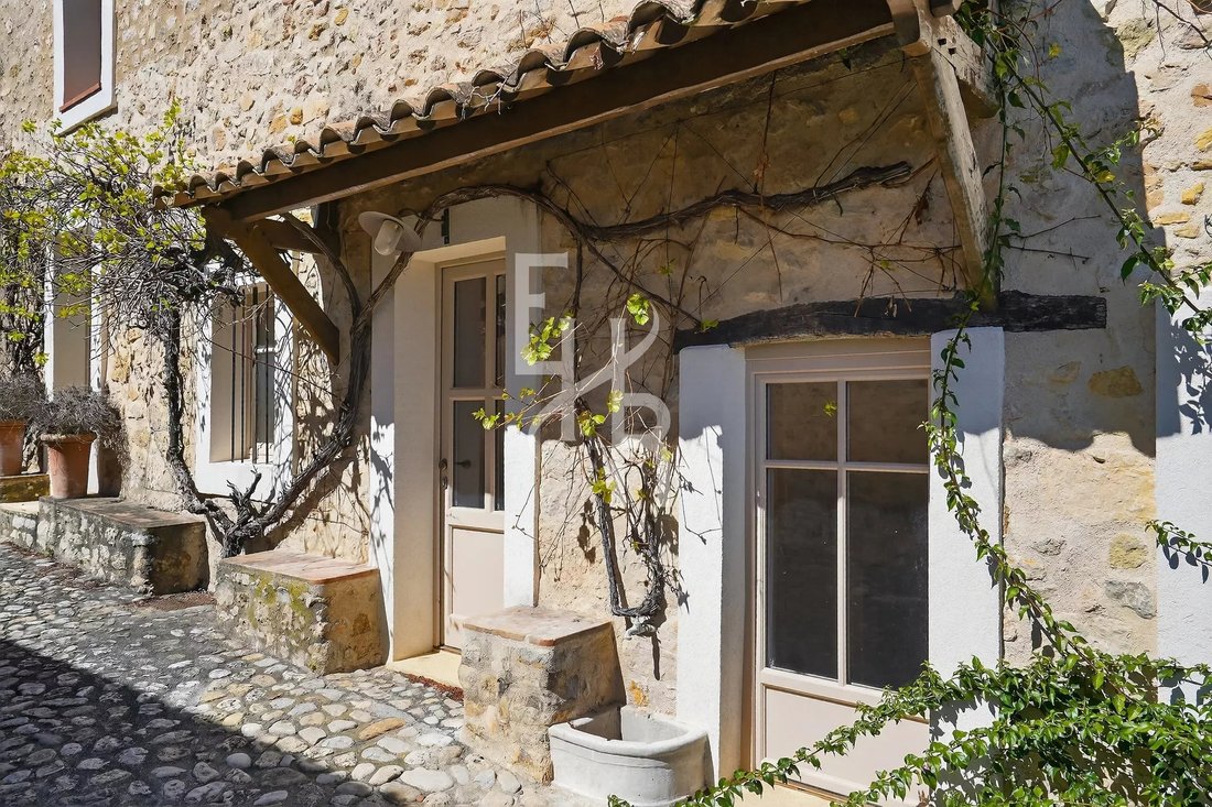 Villa à Mougins, Provence-Alpes-Côte d'Azur, France 1 - 17851761