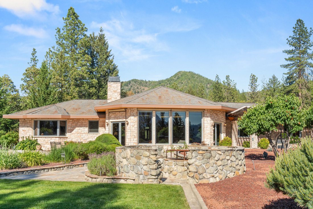 House in Rogue River, Oregon, United States 4 - 17808462