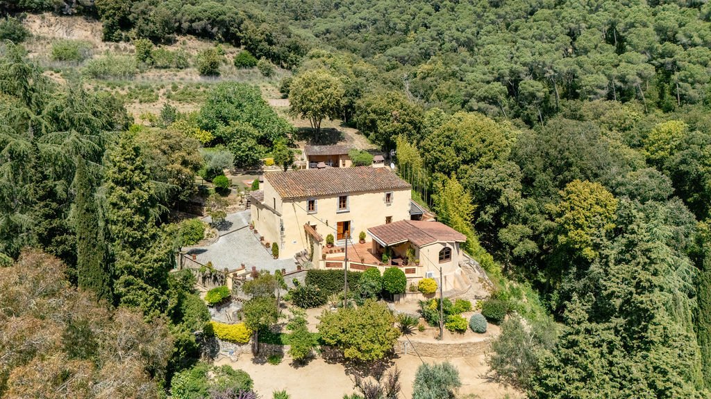 Finca in Arenys de Munt, Catalonia, Spain 2 - 17851748