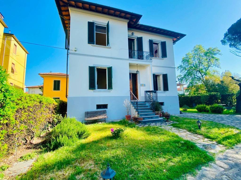 Villa in Historic Center, Lucca, Tuscany 2 - 17851723