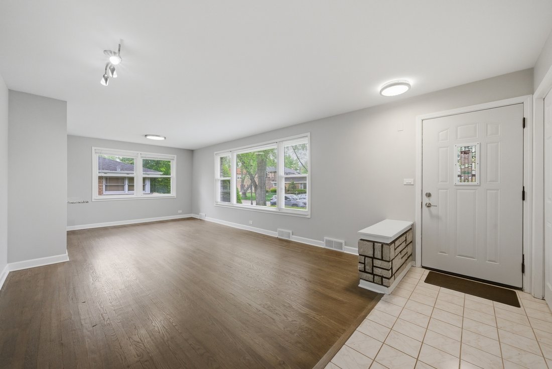 House in Skokie, Illinois, United States 4 - 17771603
