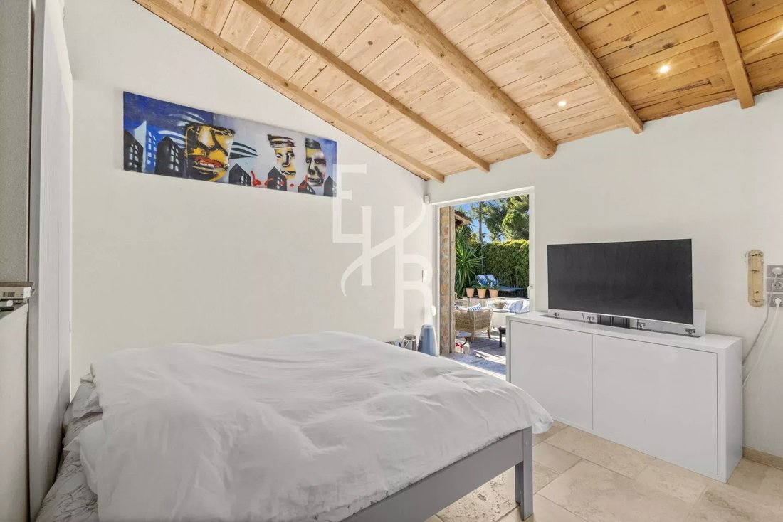 Villa in Mougins, Provence-Alpes-Côte d'Azur, France 4 - 17851727