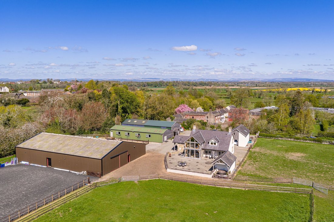 House in Beaumont, England 4 - 17857925