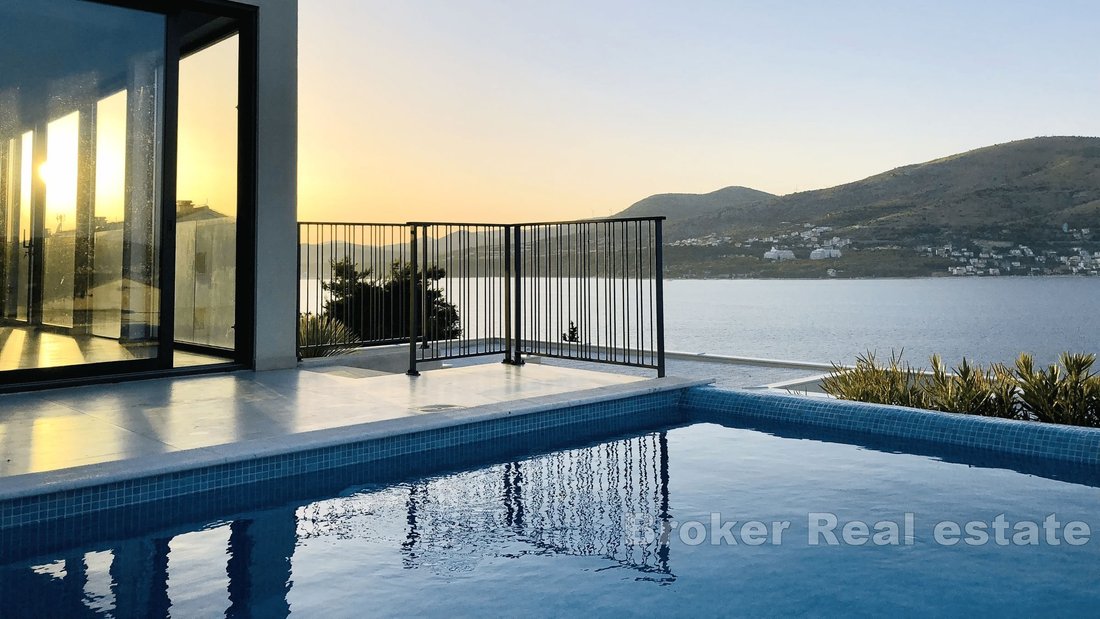 Villa in Okrug Gornji, Split-Dalmatia County, Croatia 1 - 17858963