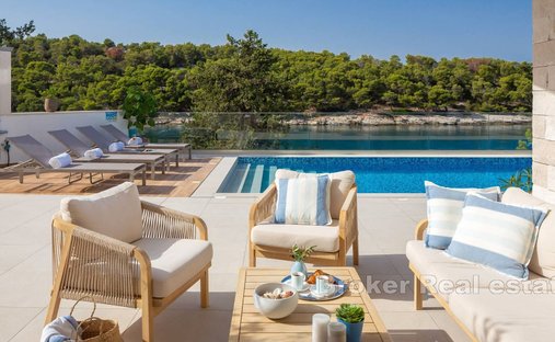 Villa in Supetar, Split-Dalmatia County, Croatia 1