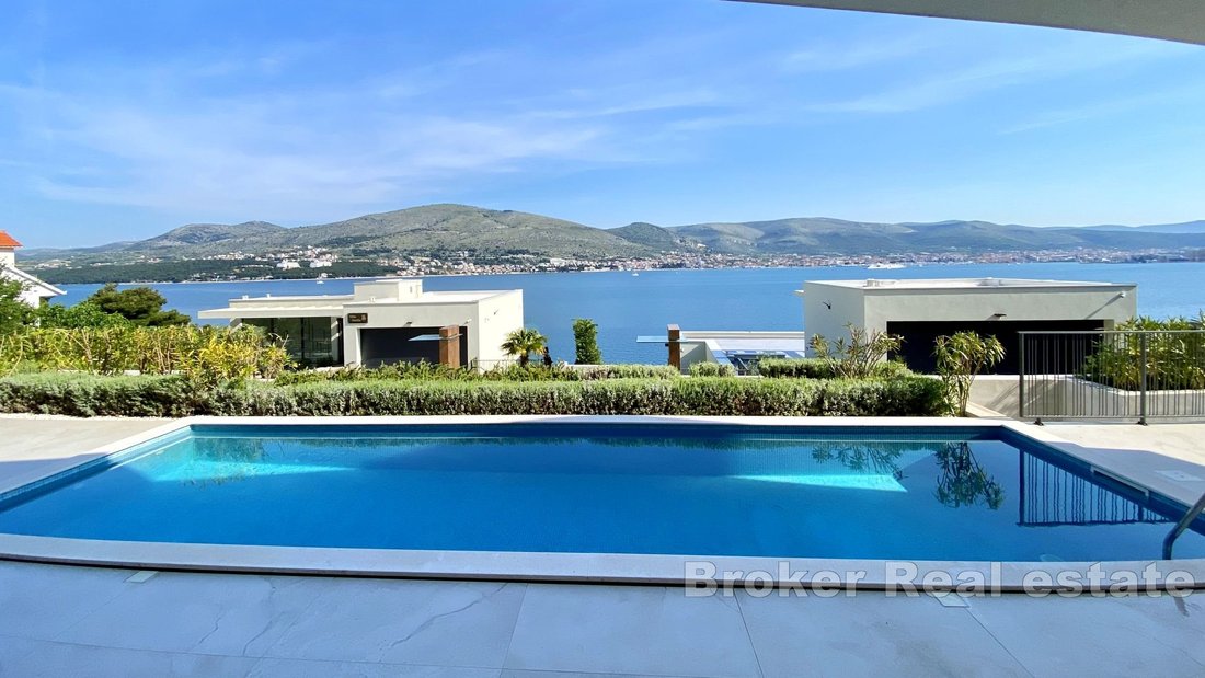 Villa in Okrug Gornji, Split-Dalmatia County, Croatia 2 - 17858958