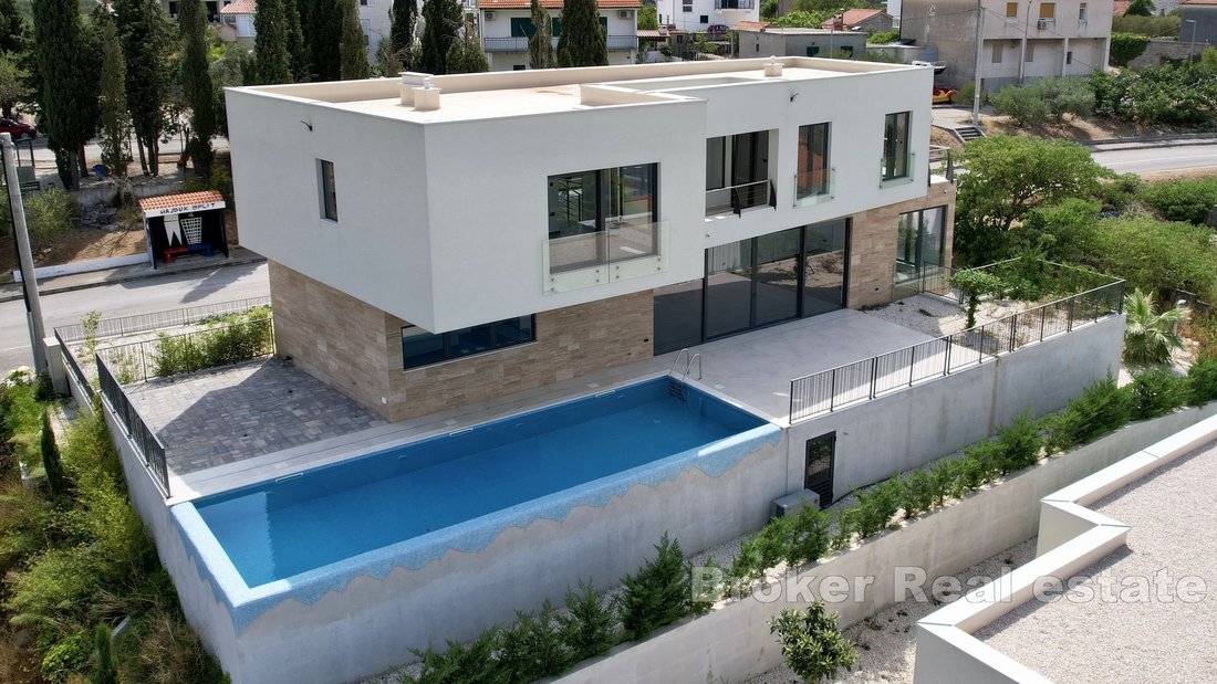 Villa in Okrug Gornji, Gespanschaft Split-Dalmatien, Kroatien 2 - 17858965