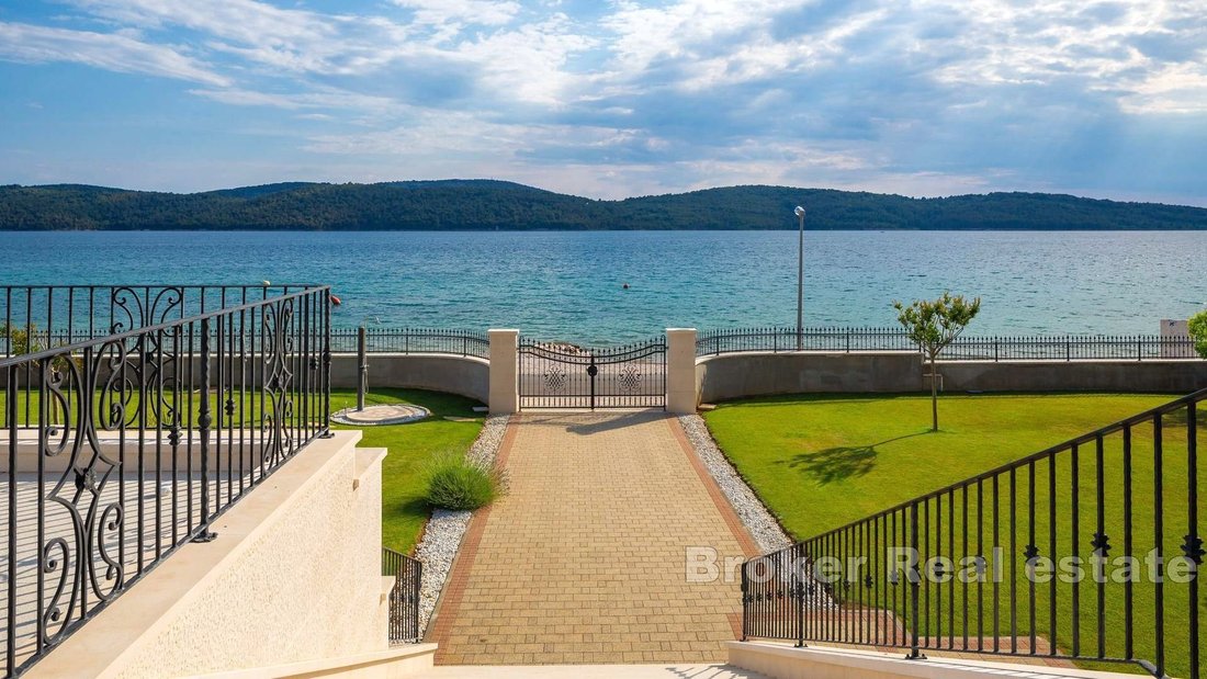 Villa in Gradska cetvrt Varos, Sibenik, Sibenik-Knin County 2 - 17858992