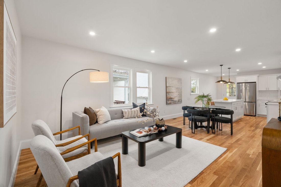 Condo in Medford, Massachusetts, United States 1 - 17858595