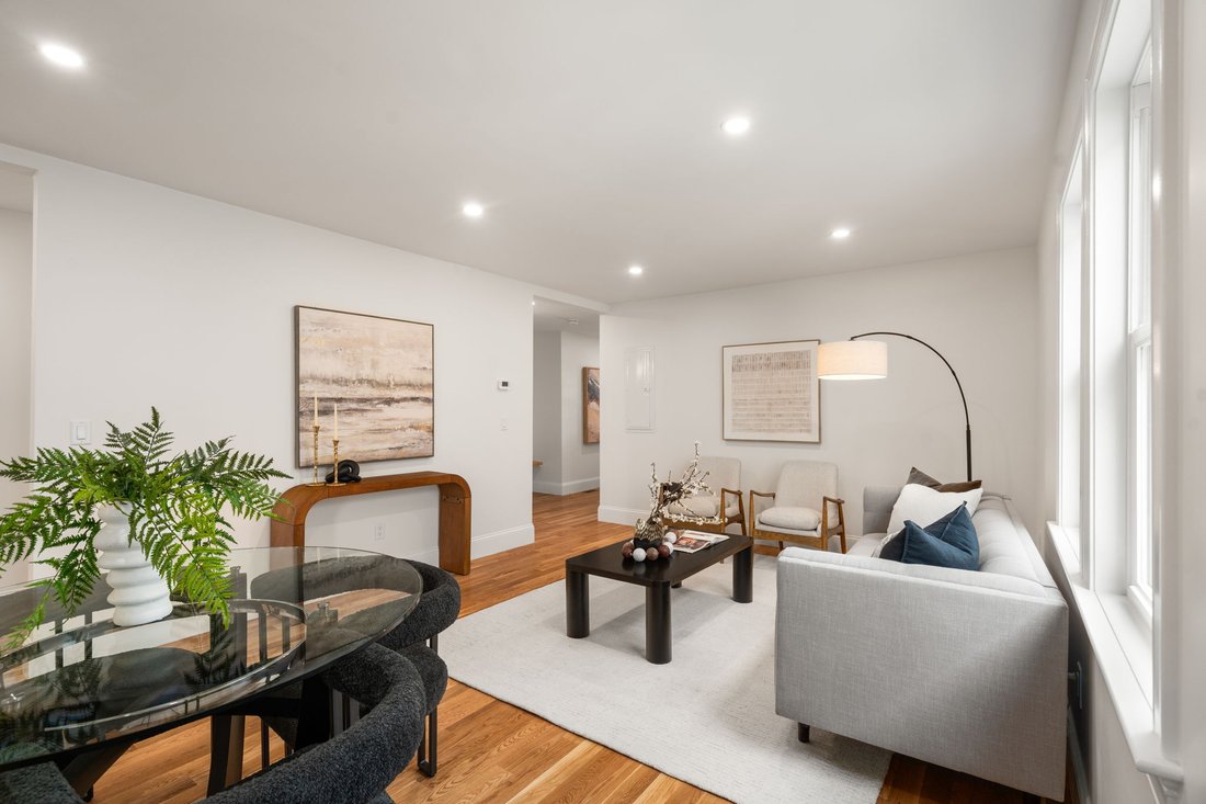 Condo in Medford, Massachusetts, United States 2 - 17858595