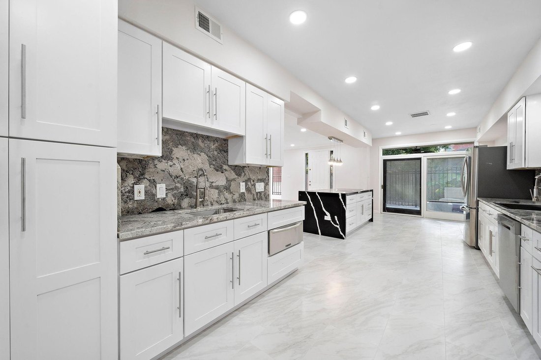 Townhouse in Houston, Texas, United States 5 - 17858025