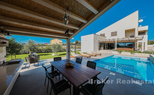 Villa in Mjesni odbor Vostarnica, Zadar, Zadar 1