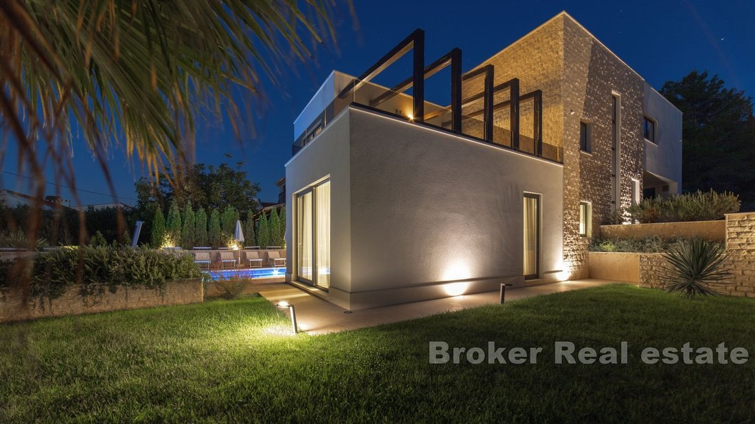 Villa in Okrug Gornji, Split-Dalmatia County, Croatia 3 - 17857547
