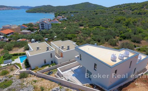 Villa a Morter-Incoronate, Regione di Sebenico e Tenin, Croazia 1