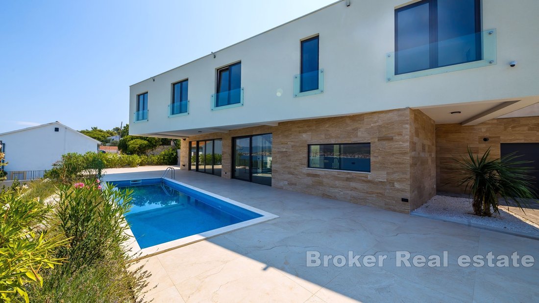 Villa in Okrug Gornji, Split-Dalmatia County, Croatia 4 - 17858958