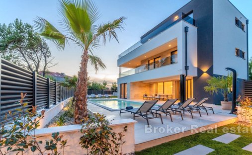 Villa in Mjesni odbor Vostarnica, Zadar, Zadar 1